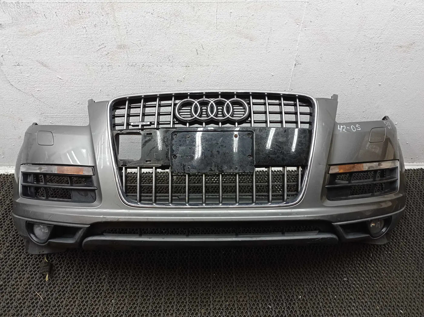 Бампер передний к Audi Q7 2011
