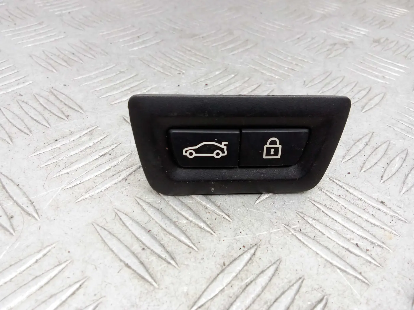 Кнопка  к BMW X3 2013