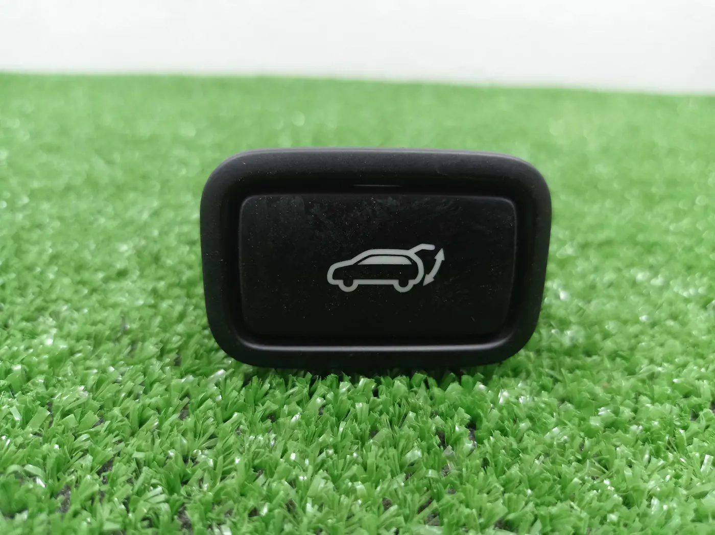 Кнопка  к Hyundai Santa Fe 2019