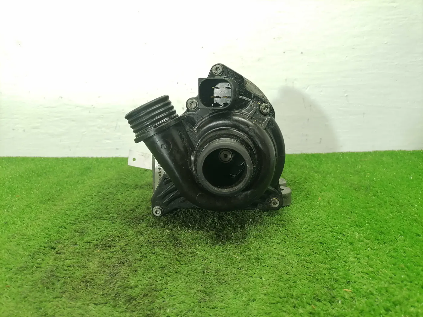 Помпа к BMW X3 2013