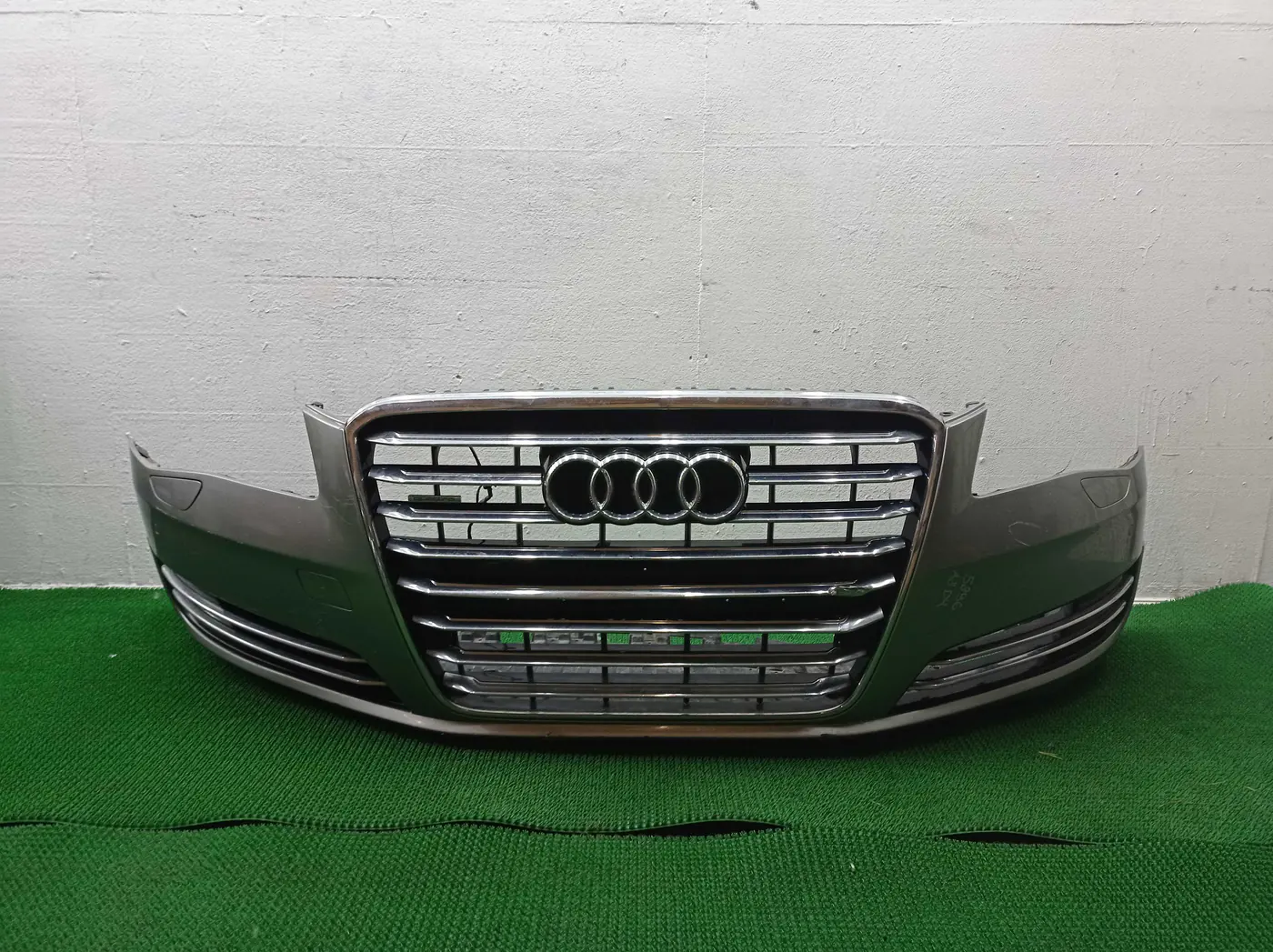Бампер передний к Audi A8 2013