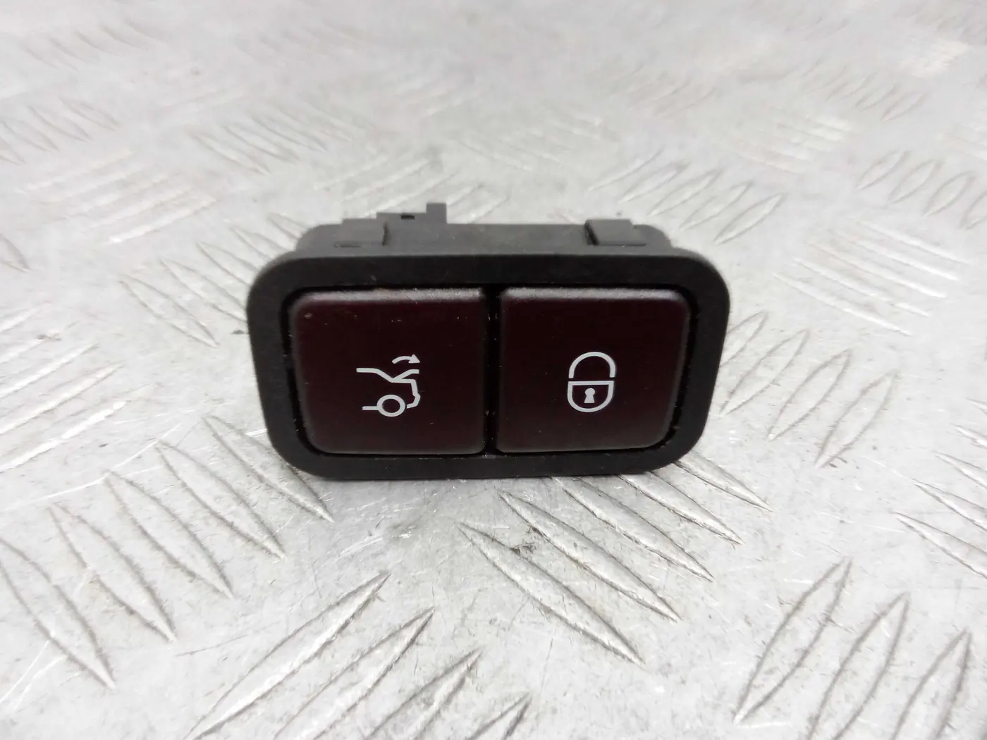 Кнопка  к Mercedes-Benz C-klasse 2019