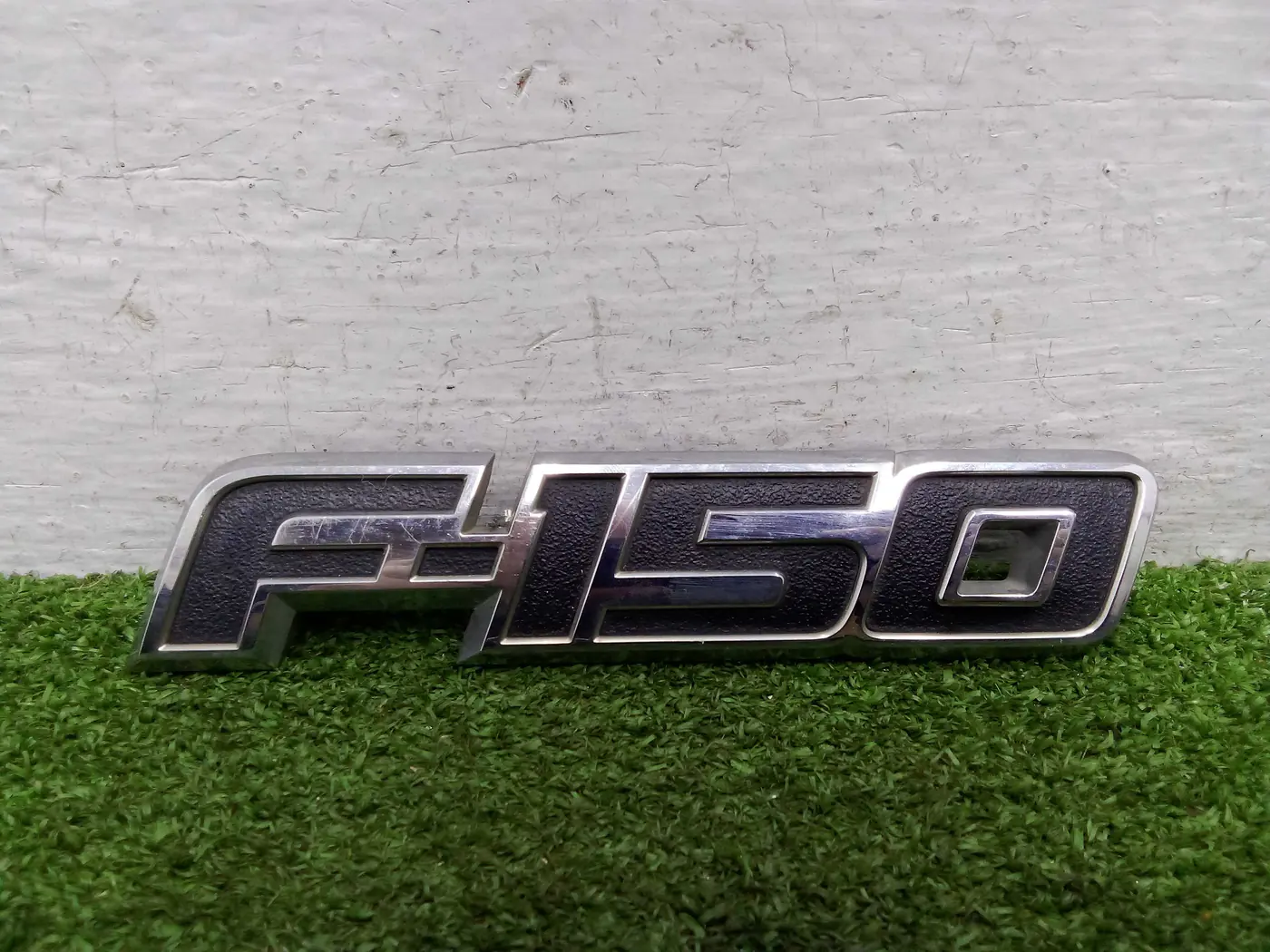 Эмблема к Ford F-150 2014