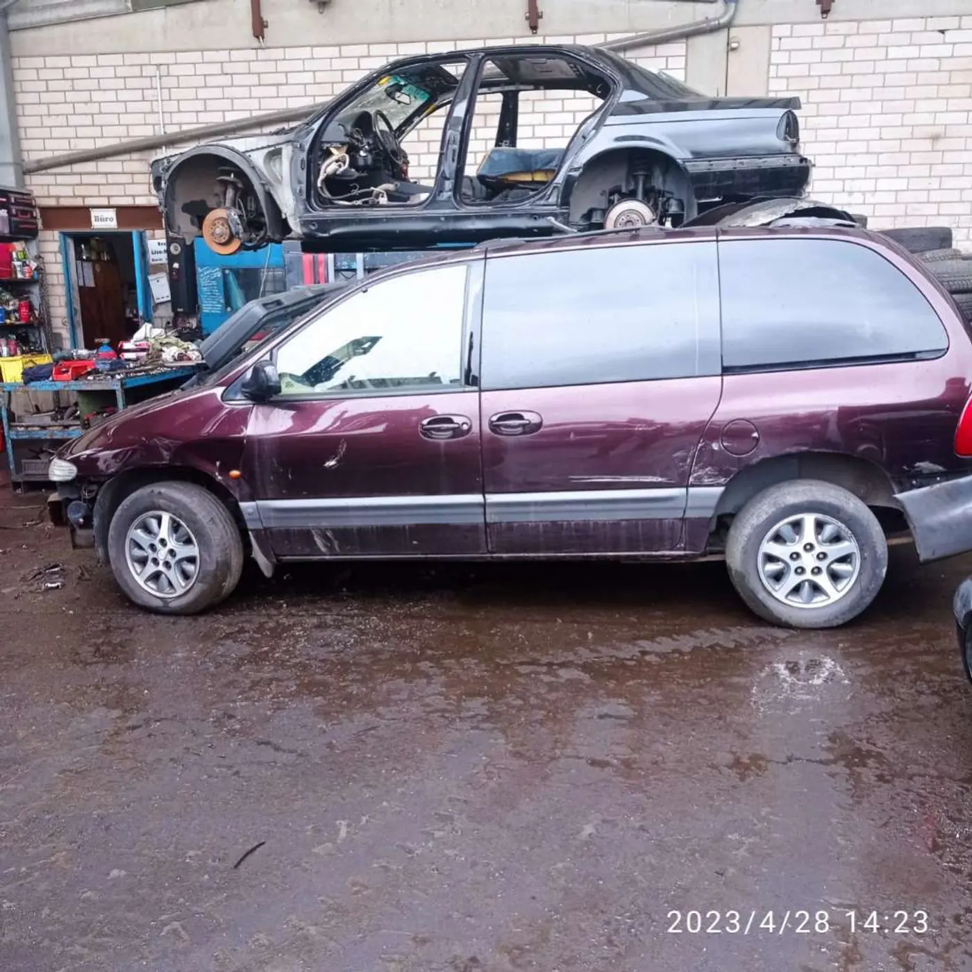 Двигатель к Chrysler Voyager 1999