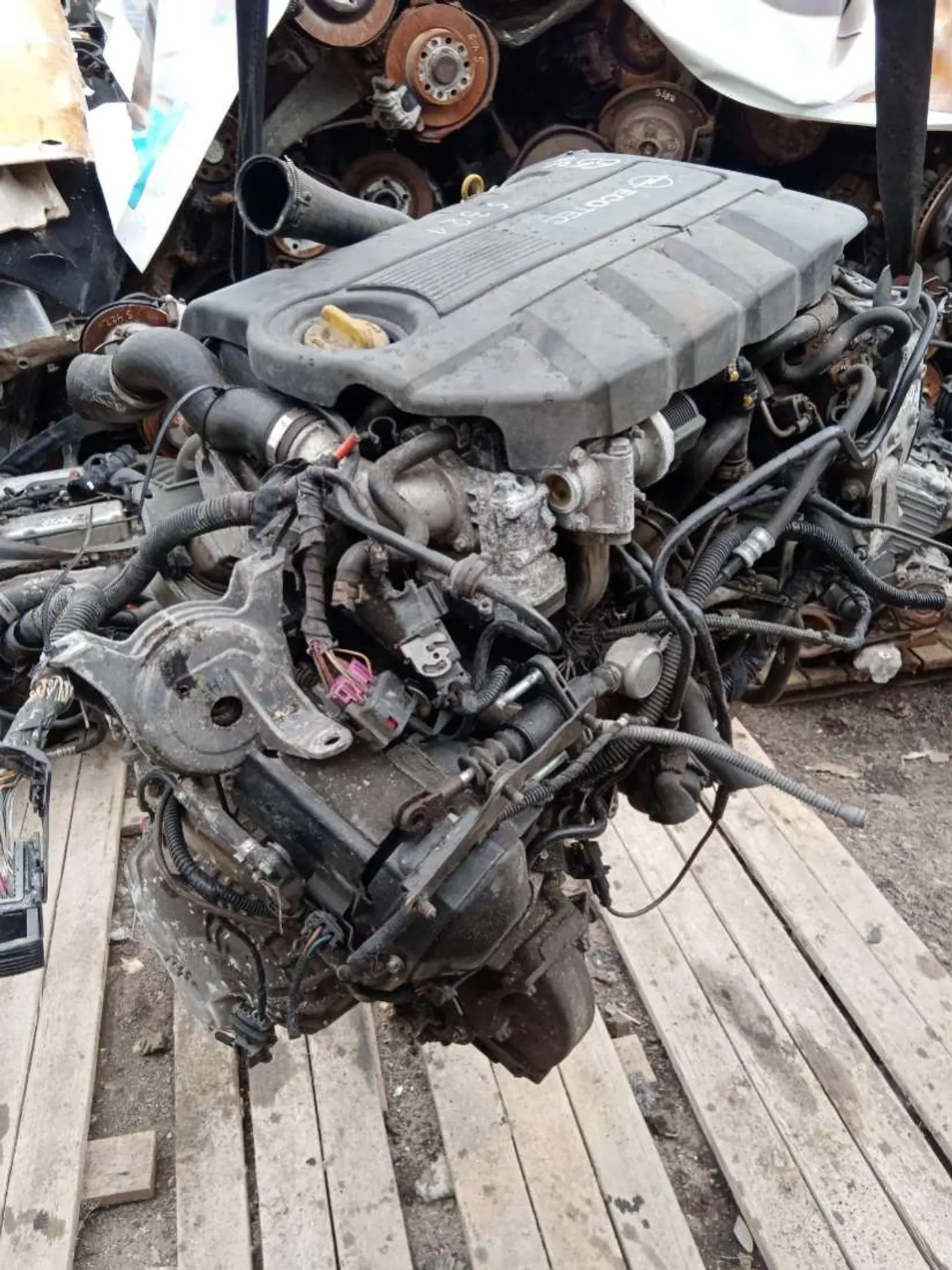 Двигатель к Opel Zafira 2009