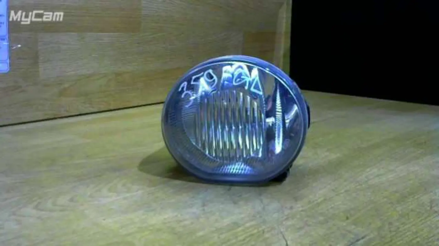 Фара противотуманная левая к Jeep Cherokee 2004