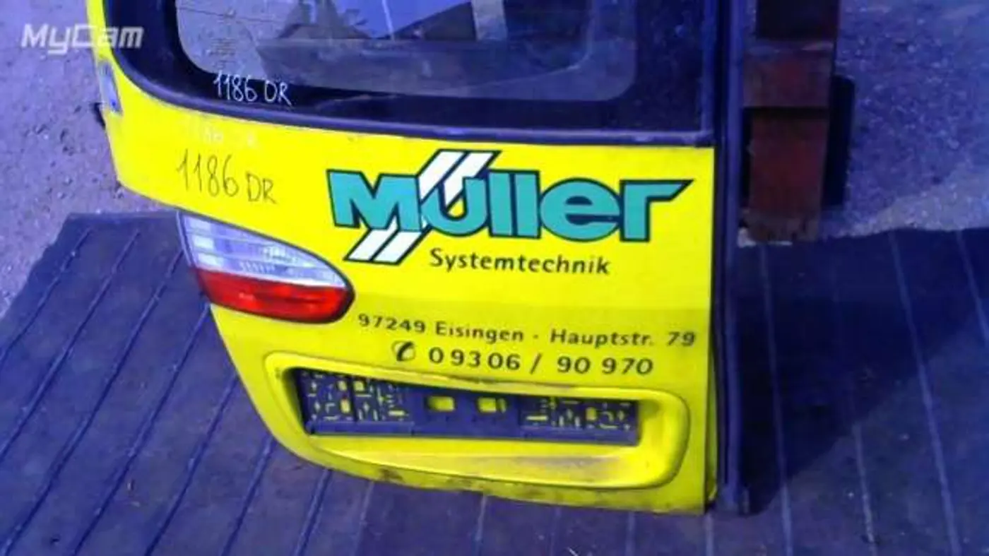 Дверь распашная к Hyundai H-1 2004