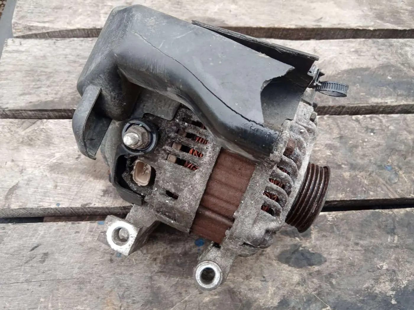 Генератор к Mazda 6 2002