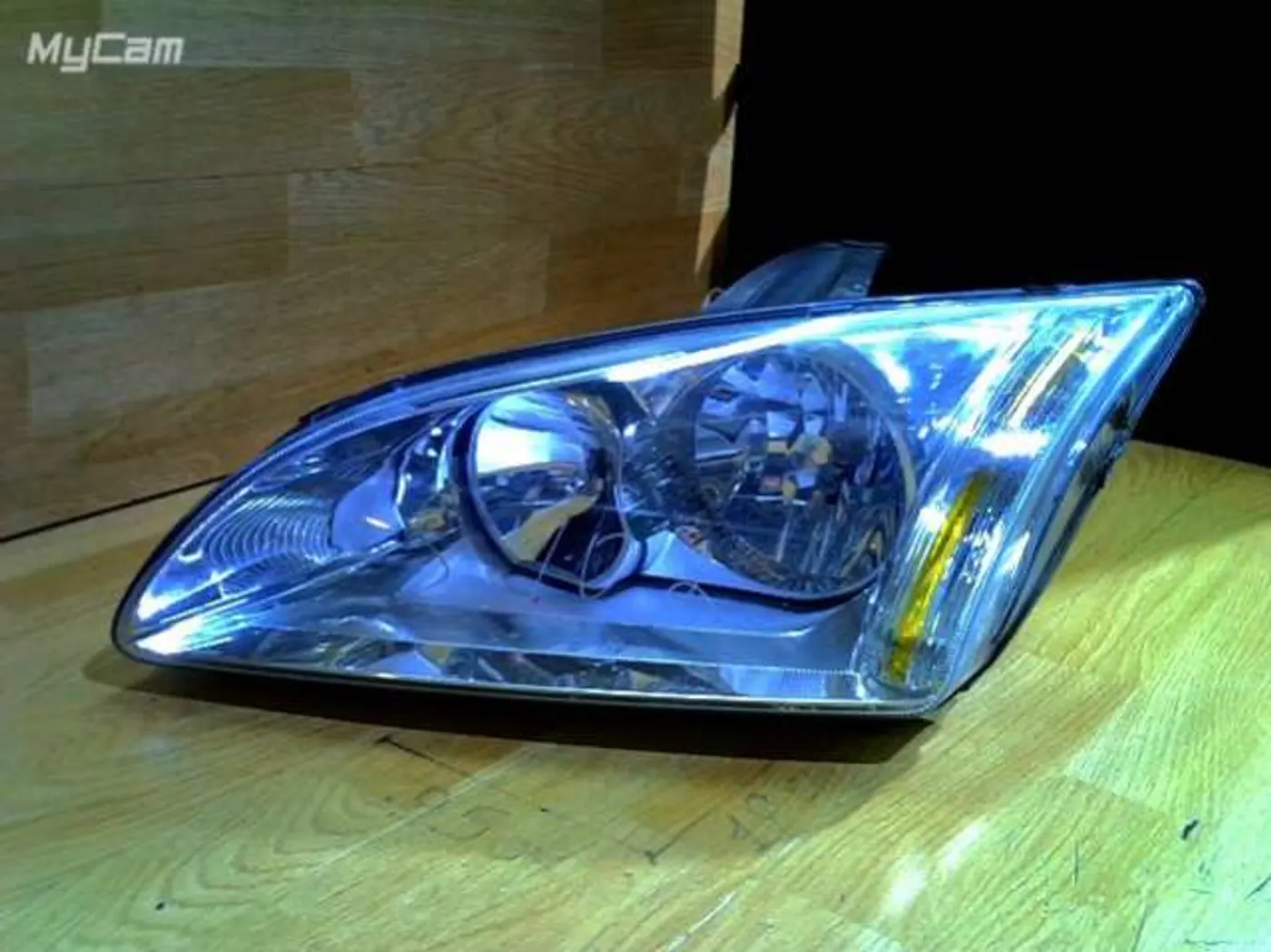 Фара левая к Ford Focus 2005