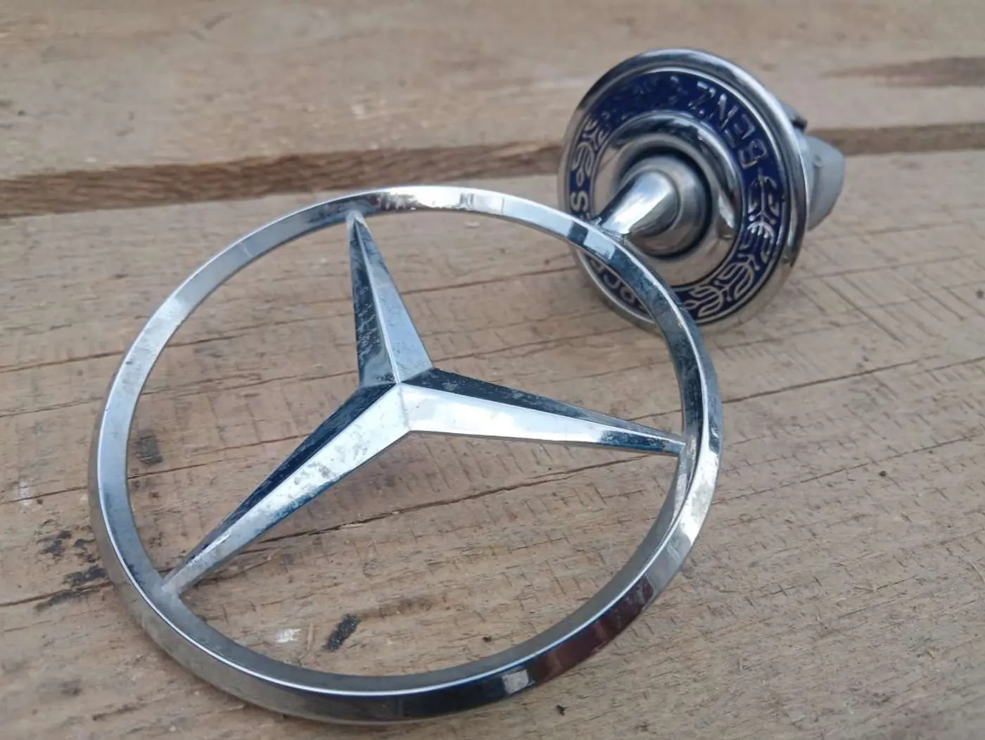 Эмблема к Mercedes-Benz CLK-klasse 2003