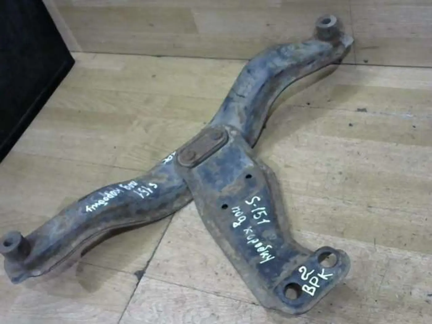 Балка под КПП к Subaru Forester 1999