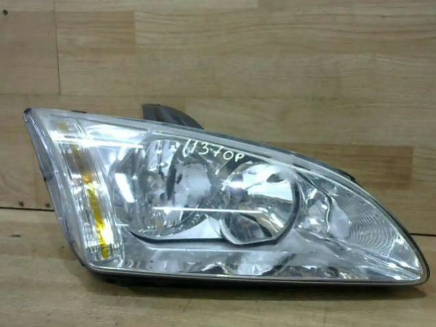 Фара правая к Ford Focus 2005