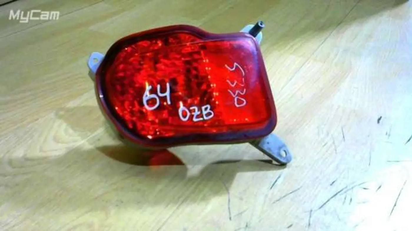 Фонарь противотуманный левый к Toyota Yaris Verso 2005