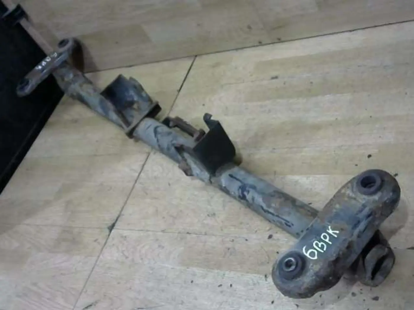 Балка под КПП к Hyundai H-1 2005