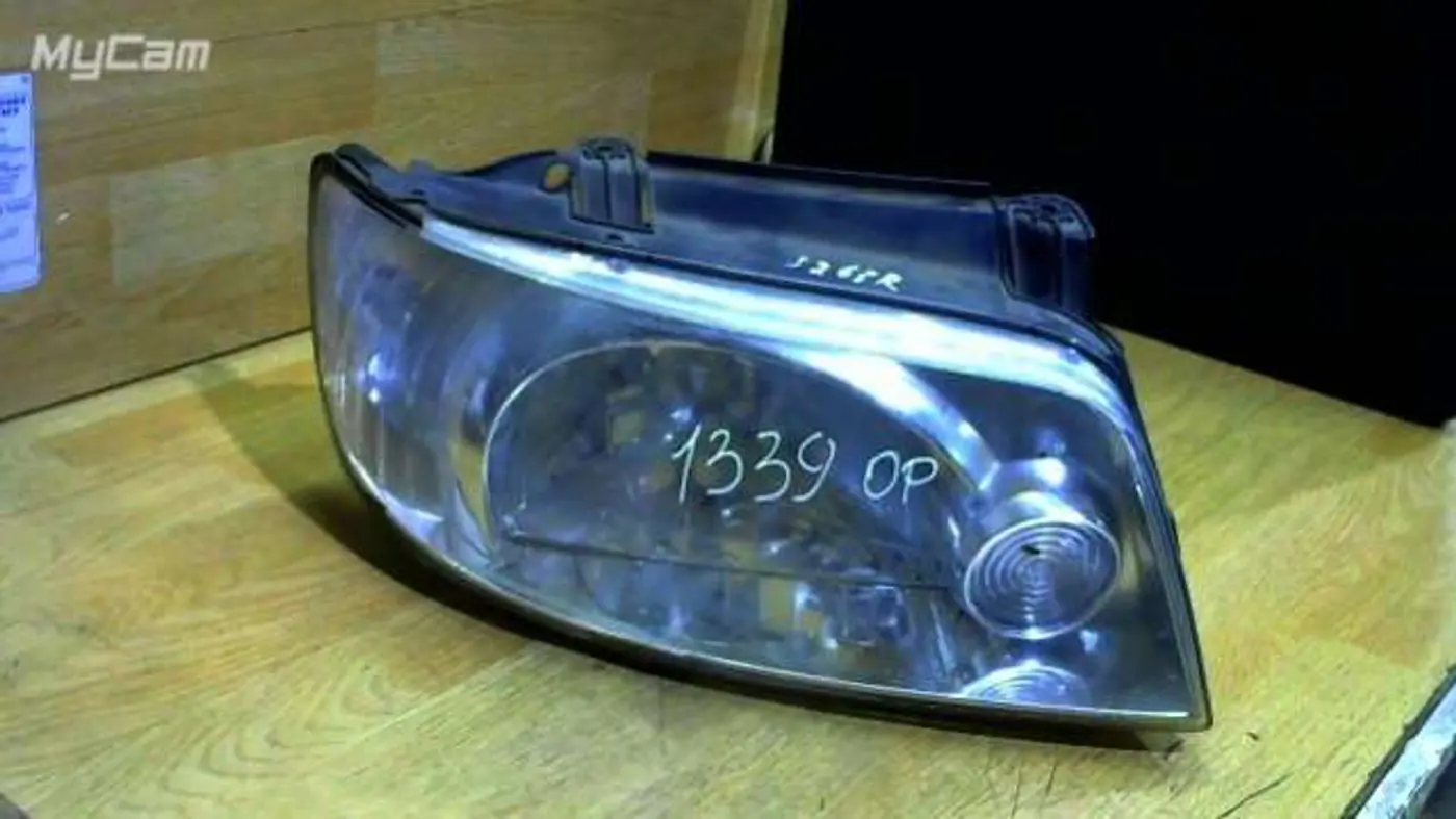 Фара правая к Hyundai Matrix 2003
