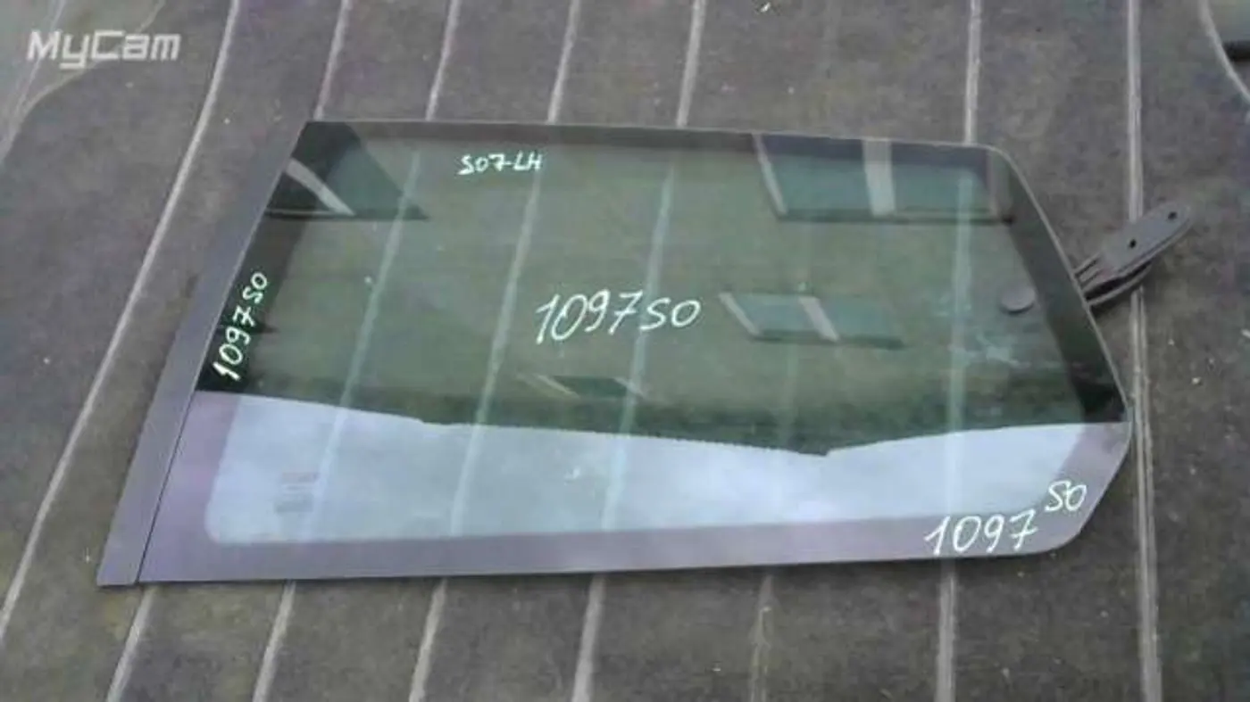 Стекло кузовное боковое левое  к Fiat Punto 2000