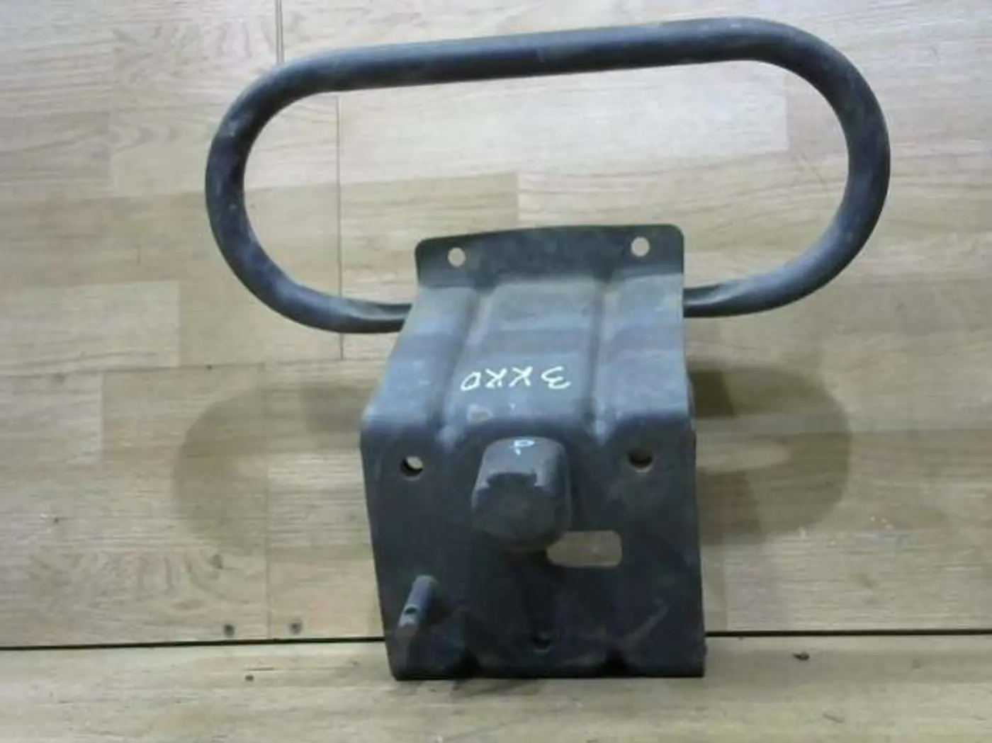 Крепление запаски к Opel Frontera 1998