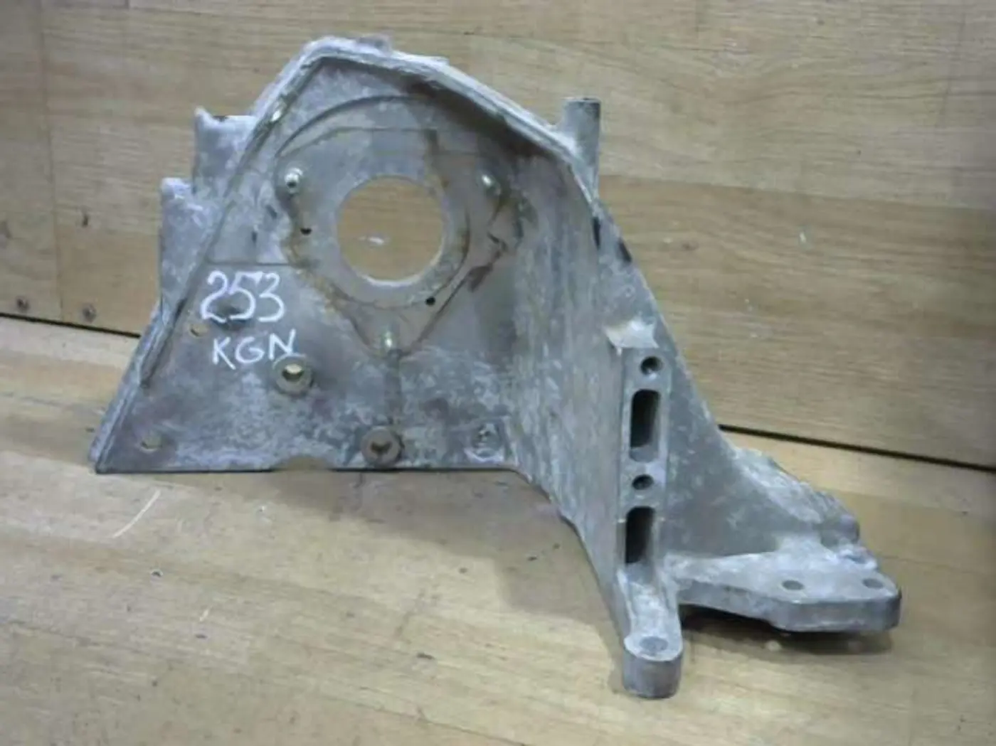 Крепление ТНВД к Alfa Romeo 156 2001