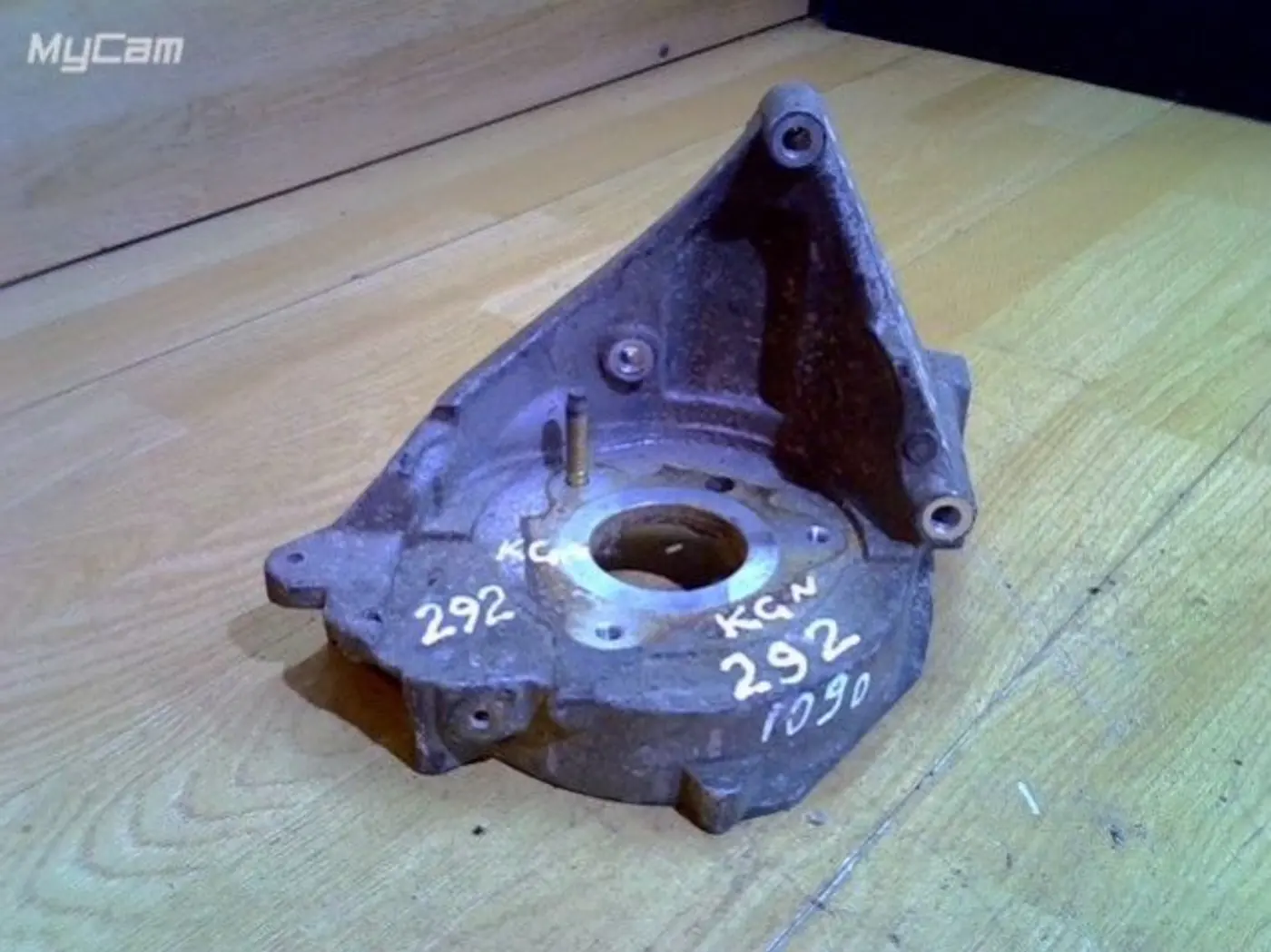Крепление ТНВД к Peugeot 206 2002