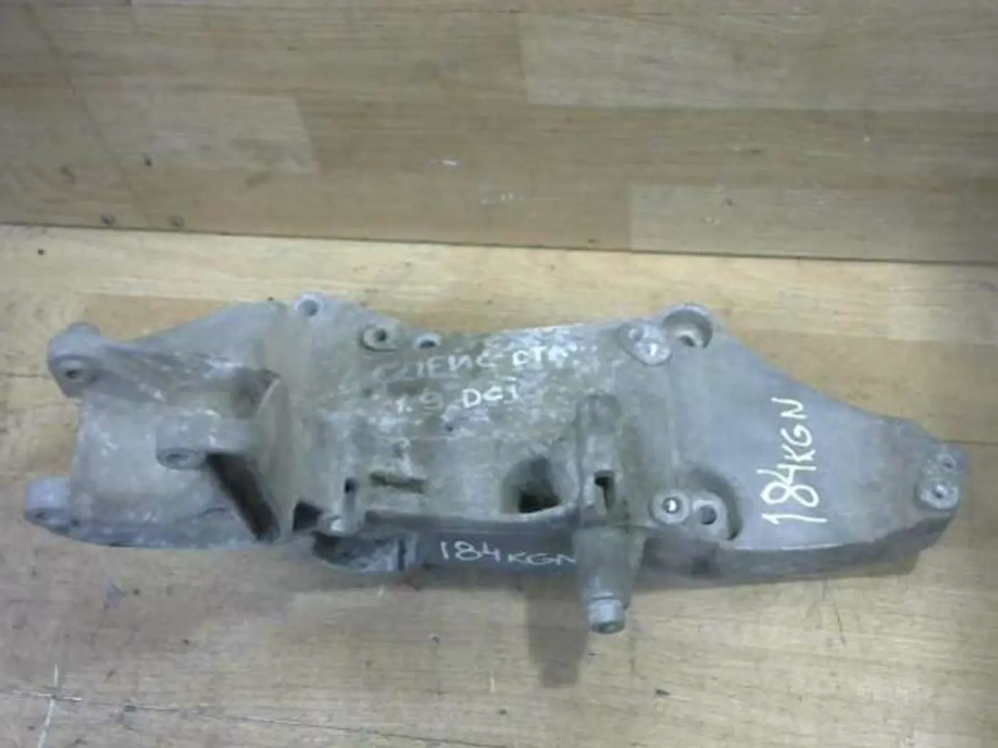 Кронштейн генератора к Mitsubishi Space Star 2001