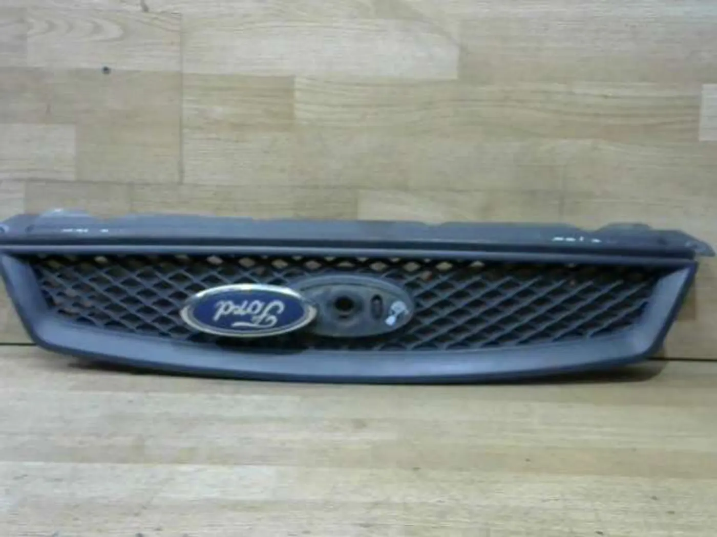 Решетка радиатора к Ford Focus 2005