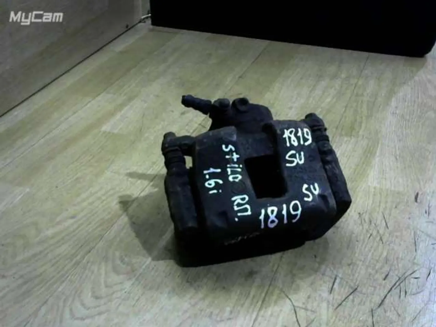 Суппорт передний левый к Fiat Stilo 2002