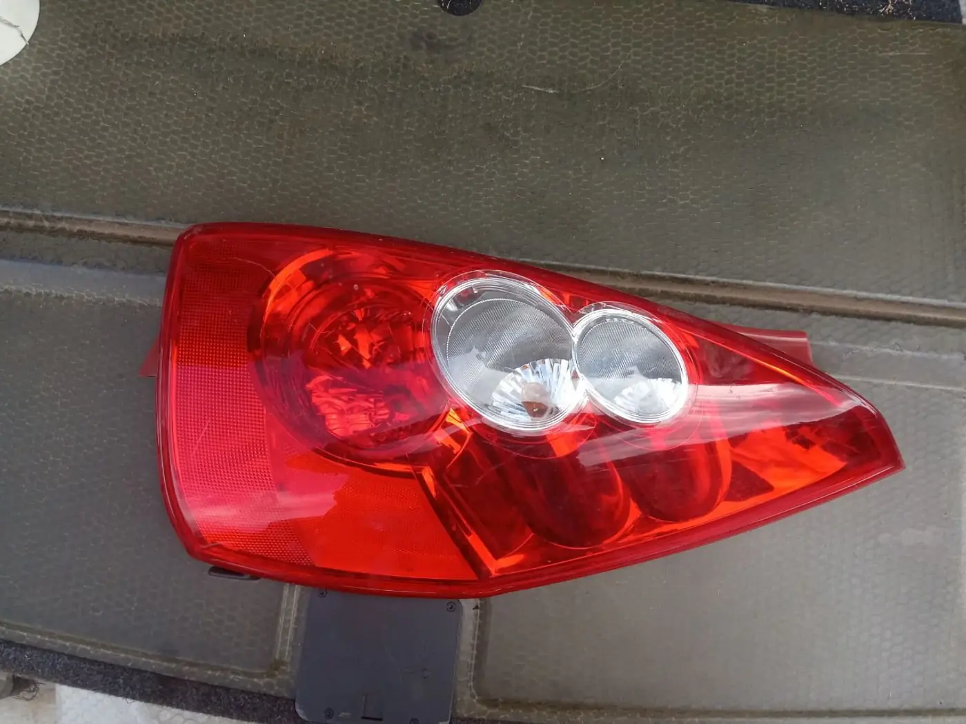 Фонарь задний правый к Mazda 5 2008