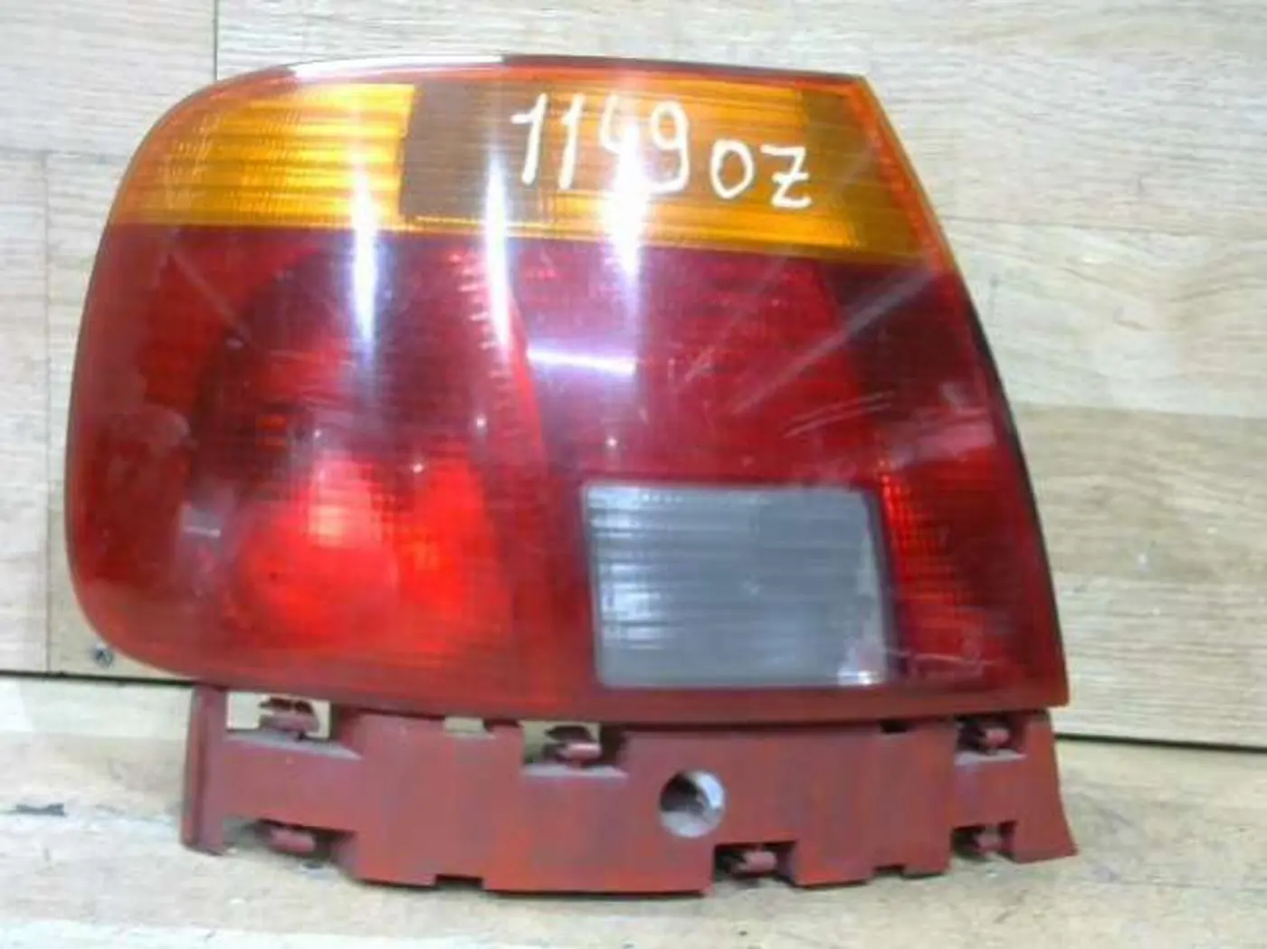 Фонарь задний левый к Audi A4 1999