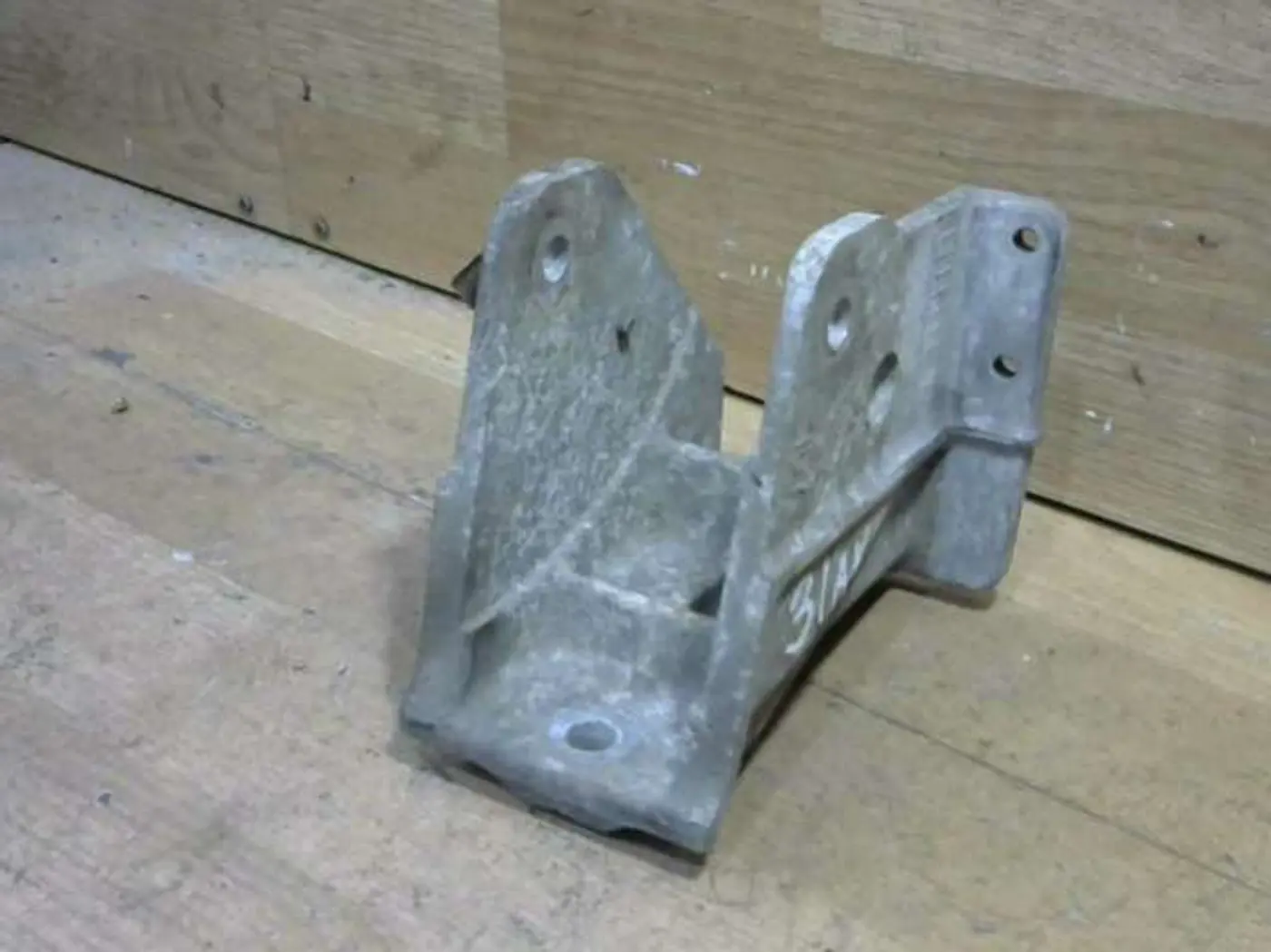 Кронштейн КПП к Mitsubishi Grandis 2005
