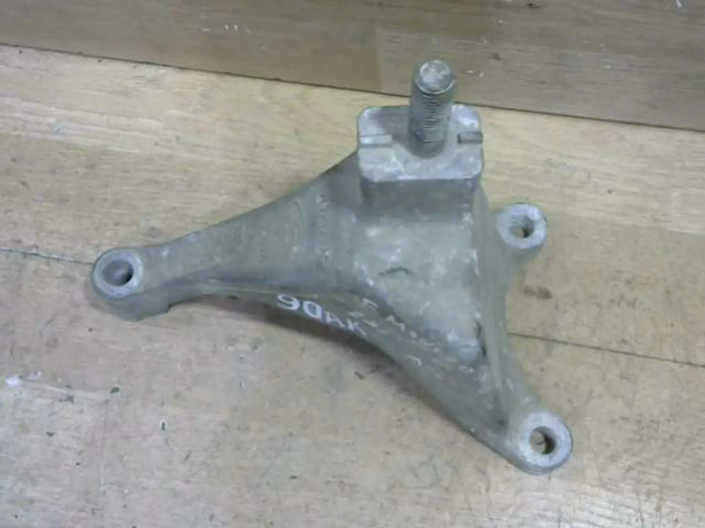 Кронштейн КПП к Ford Mondeo 2002