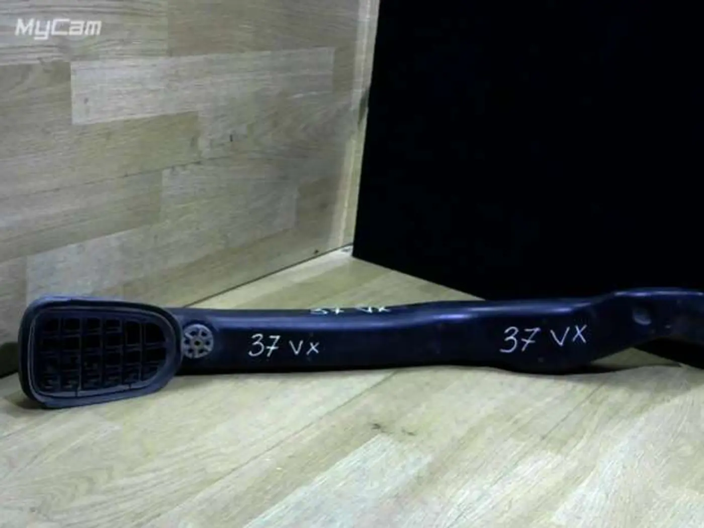 Воздуховод к BMW 5 1998
