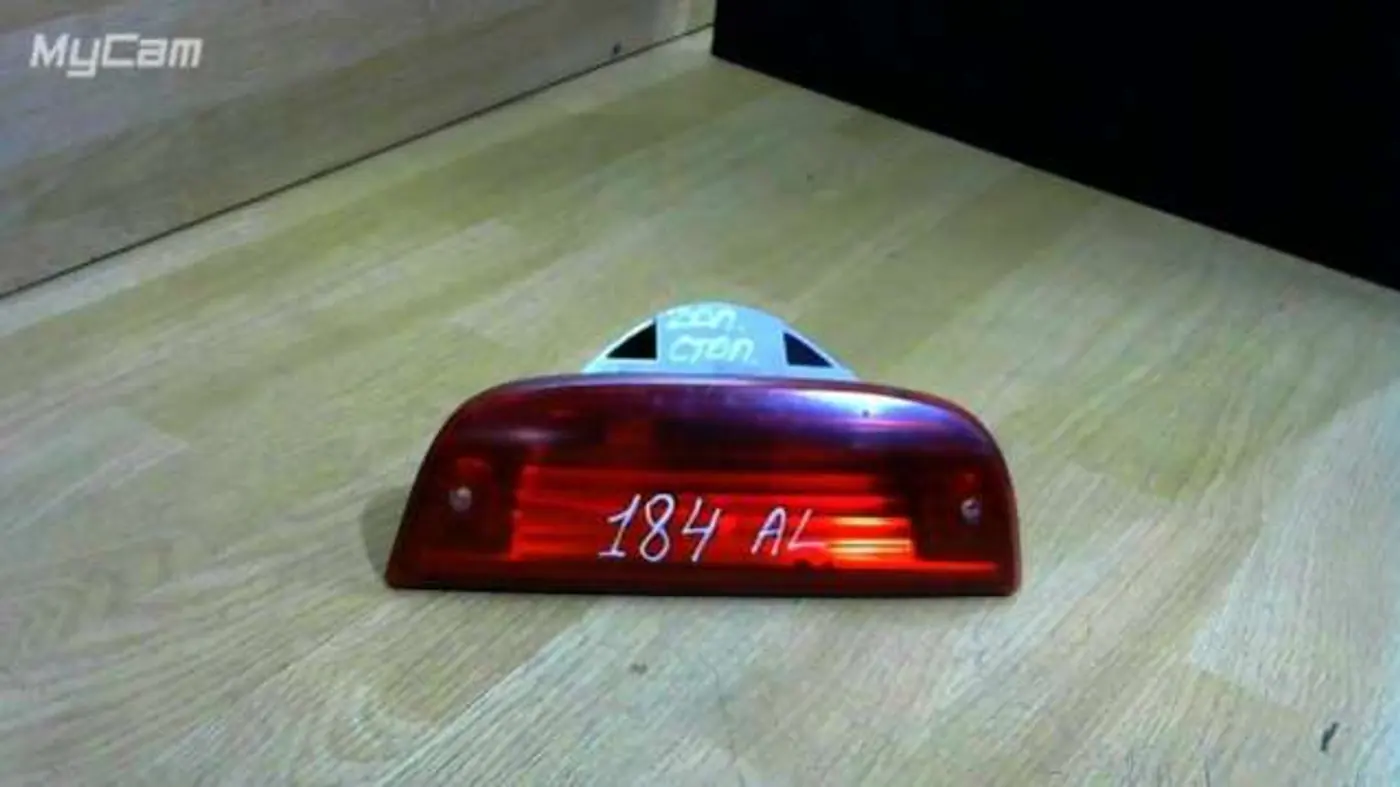 Стоп-сигнал к Jeep Cherokee 2004