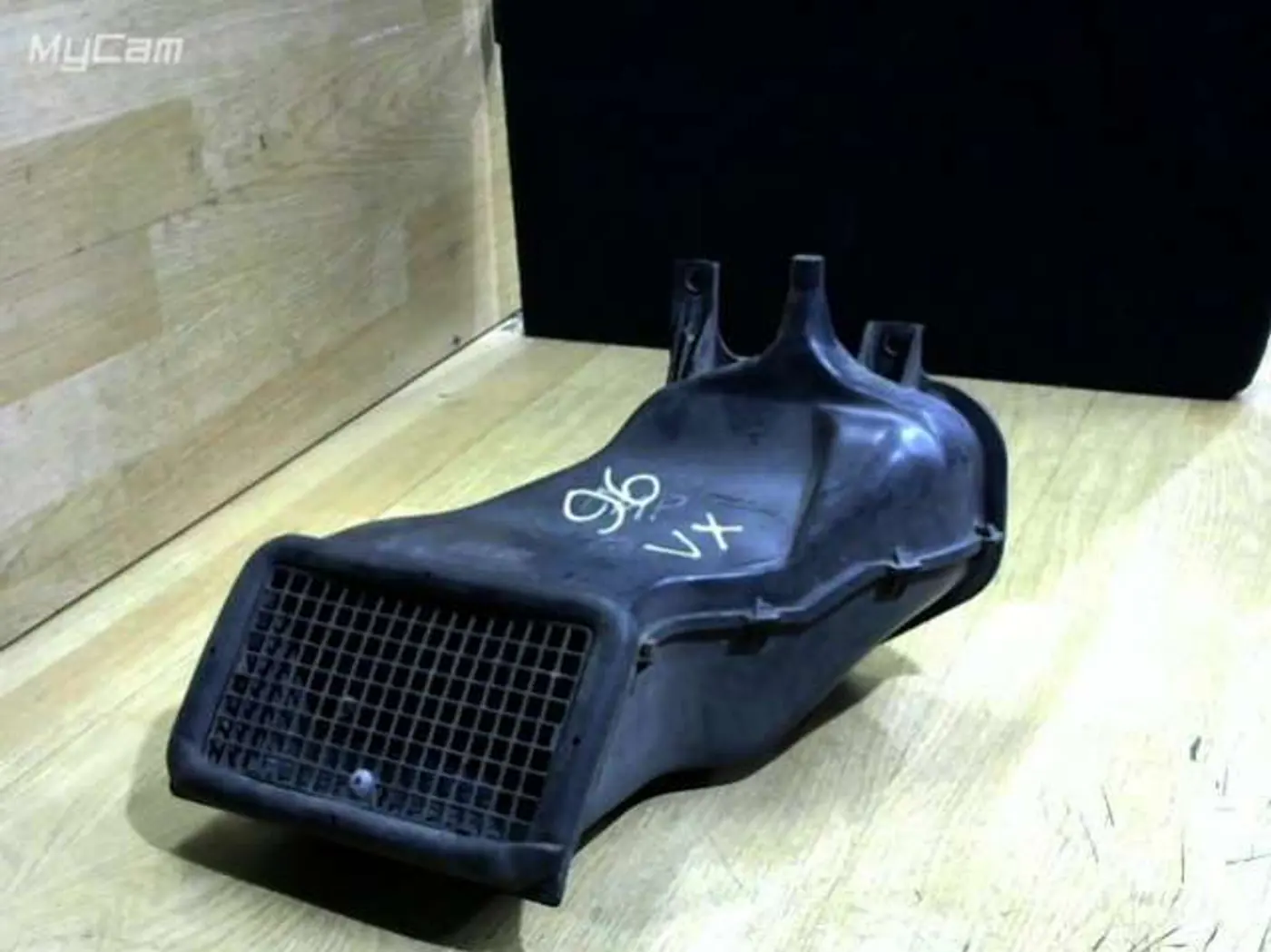 Воздуховод к Mitsubishi C4 2002
