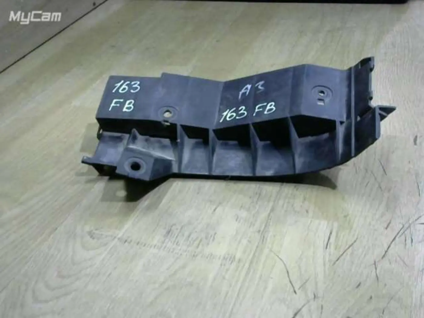 Кронштейн крепления бампера к Audi A3 1999