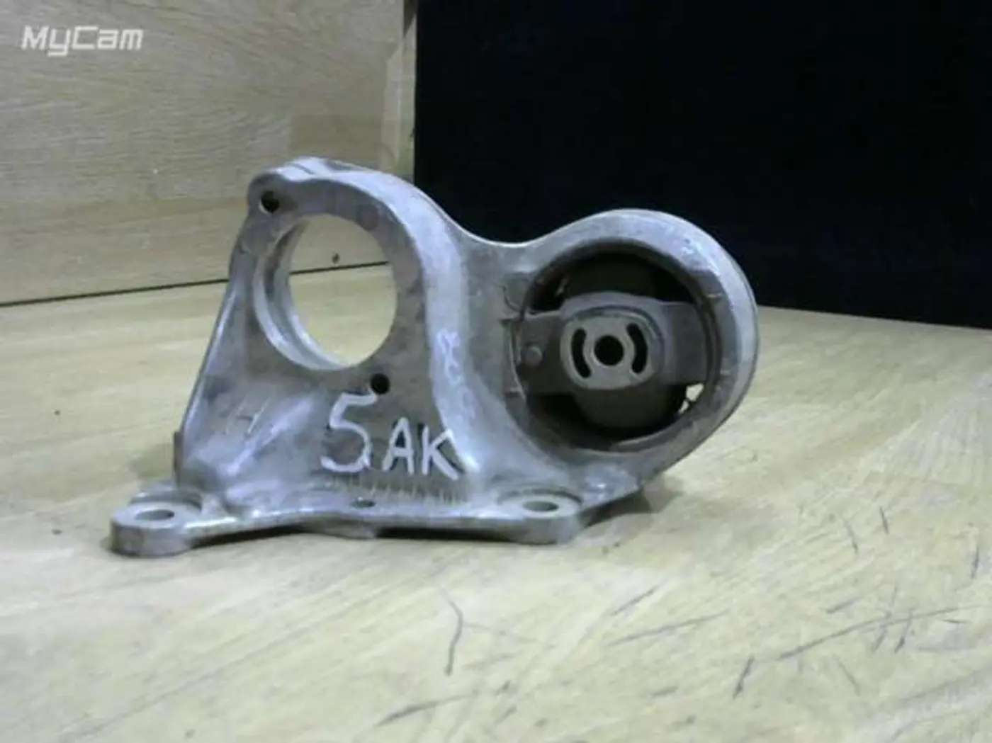 Кронштейн КПП к Peugeot 806 1997