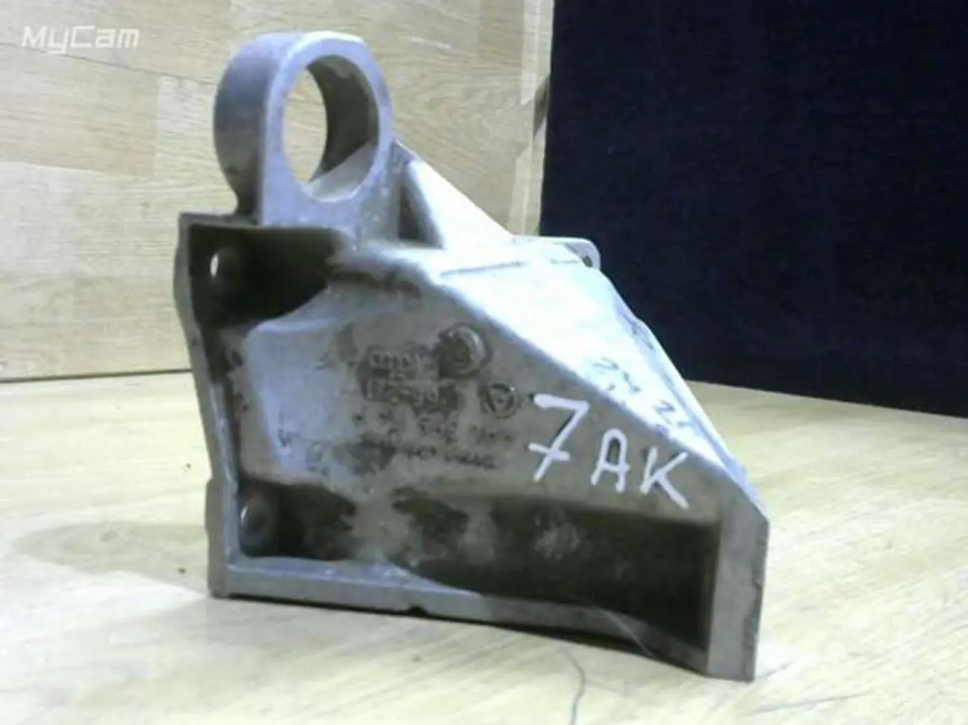 Кронштейн КПП к Audi A6 1996