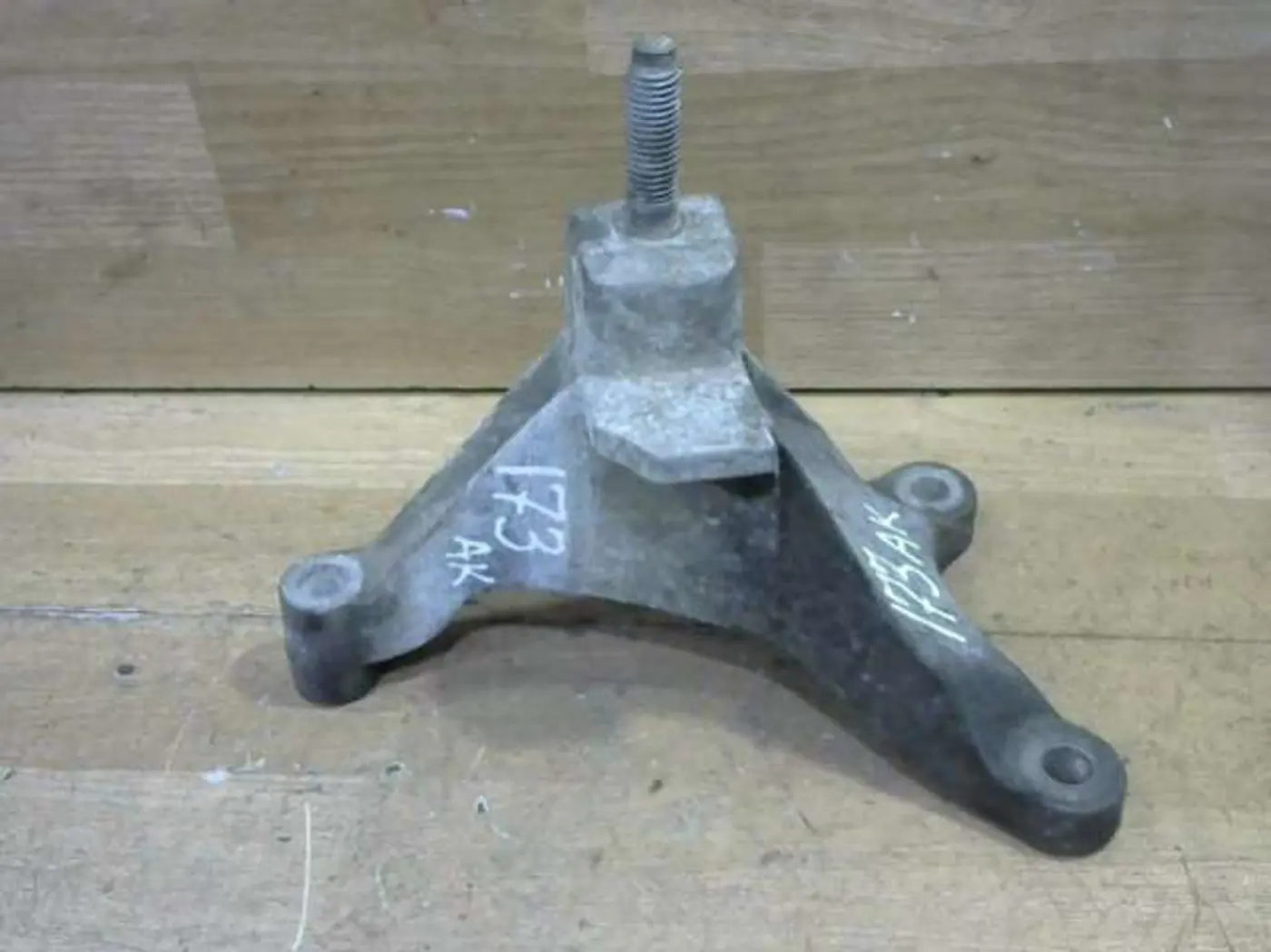 Кронштейн КПП к Ford Focus 2000