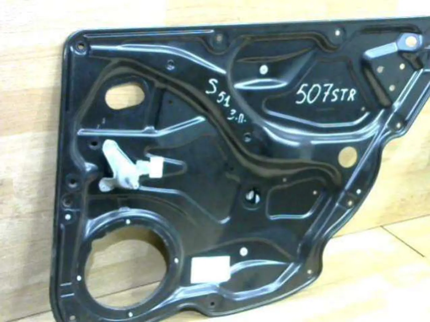 Стеклоподъемник к Volkswagen Passat 2007