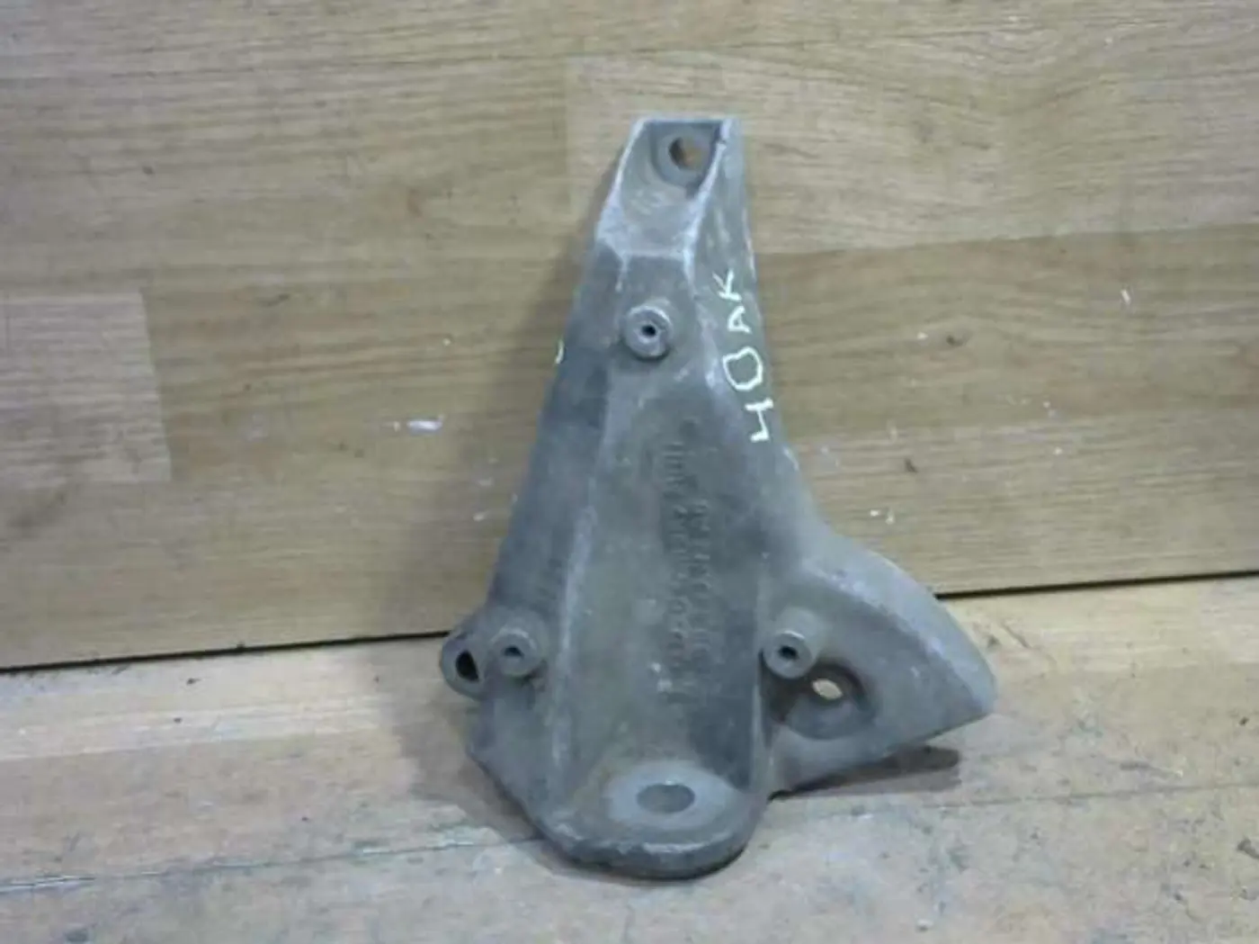 Кронштейн КПП к Audi A6 2002