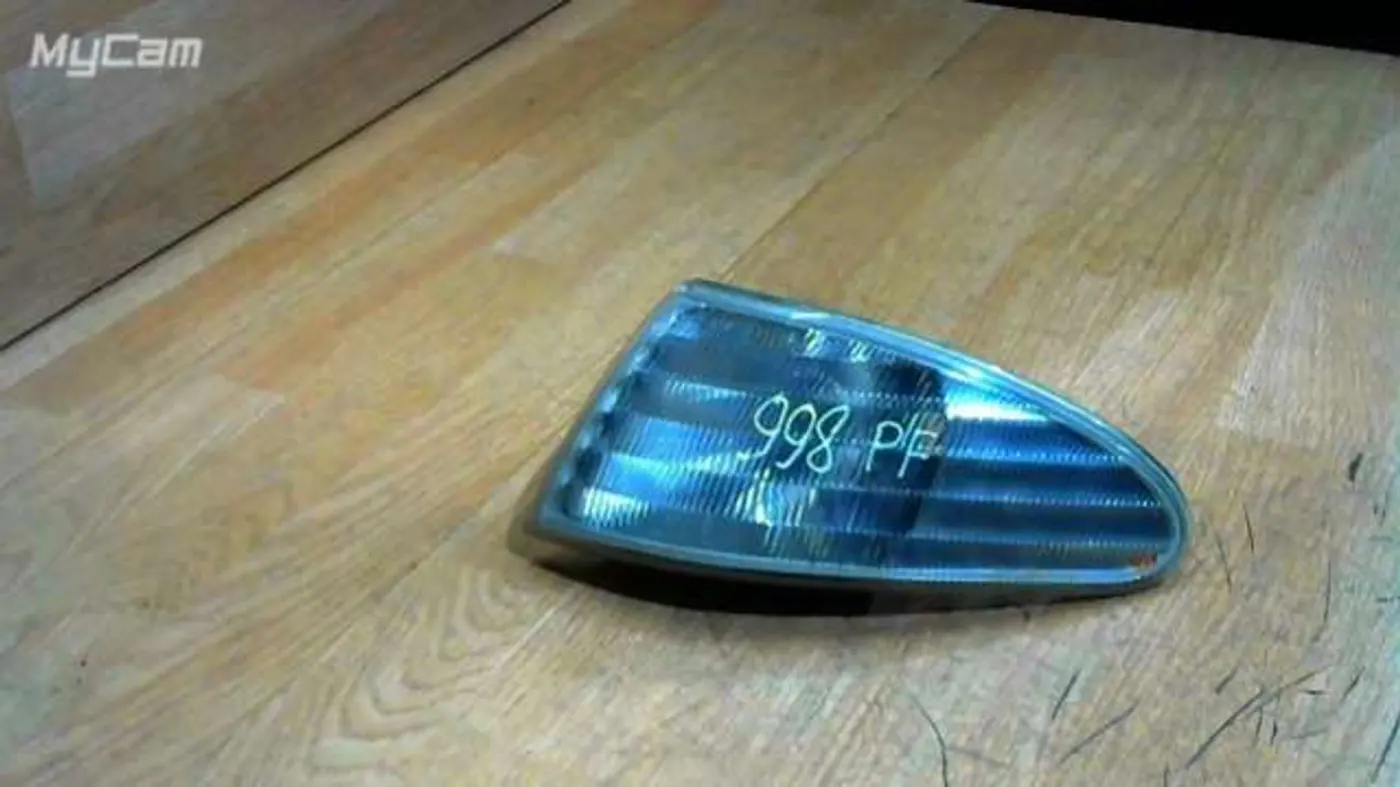 Поворотник левый к Ford Mondeo 1996