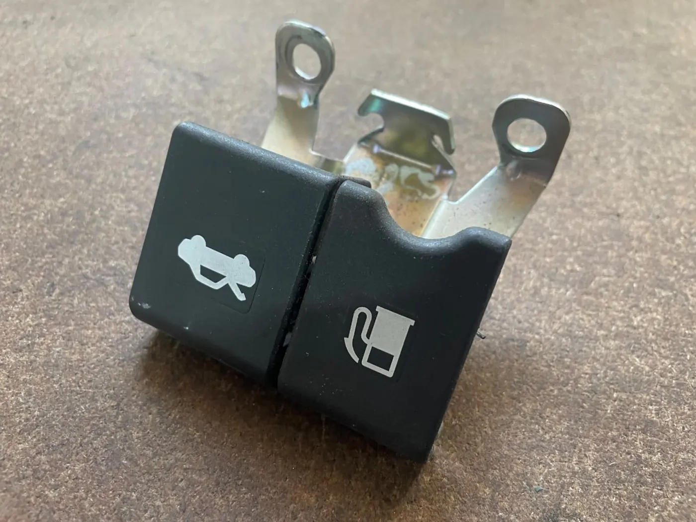 Ручка открывания капота к Nissan Note 2008