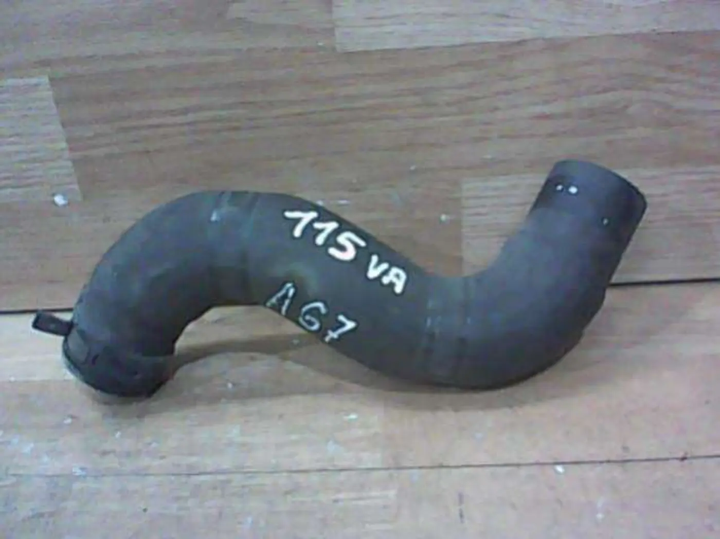 Патрубок к Toyota Corolla 2005