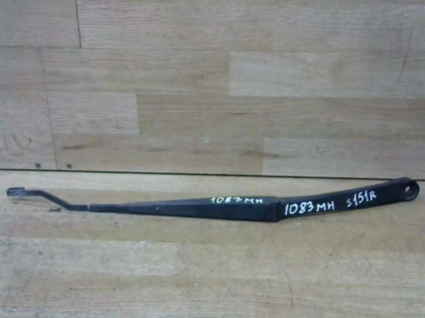 Щеткодержатель к Subaru Forester 1999