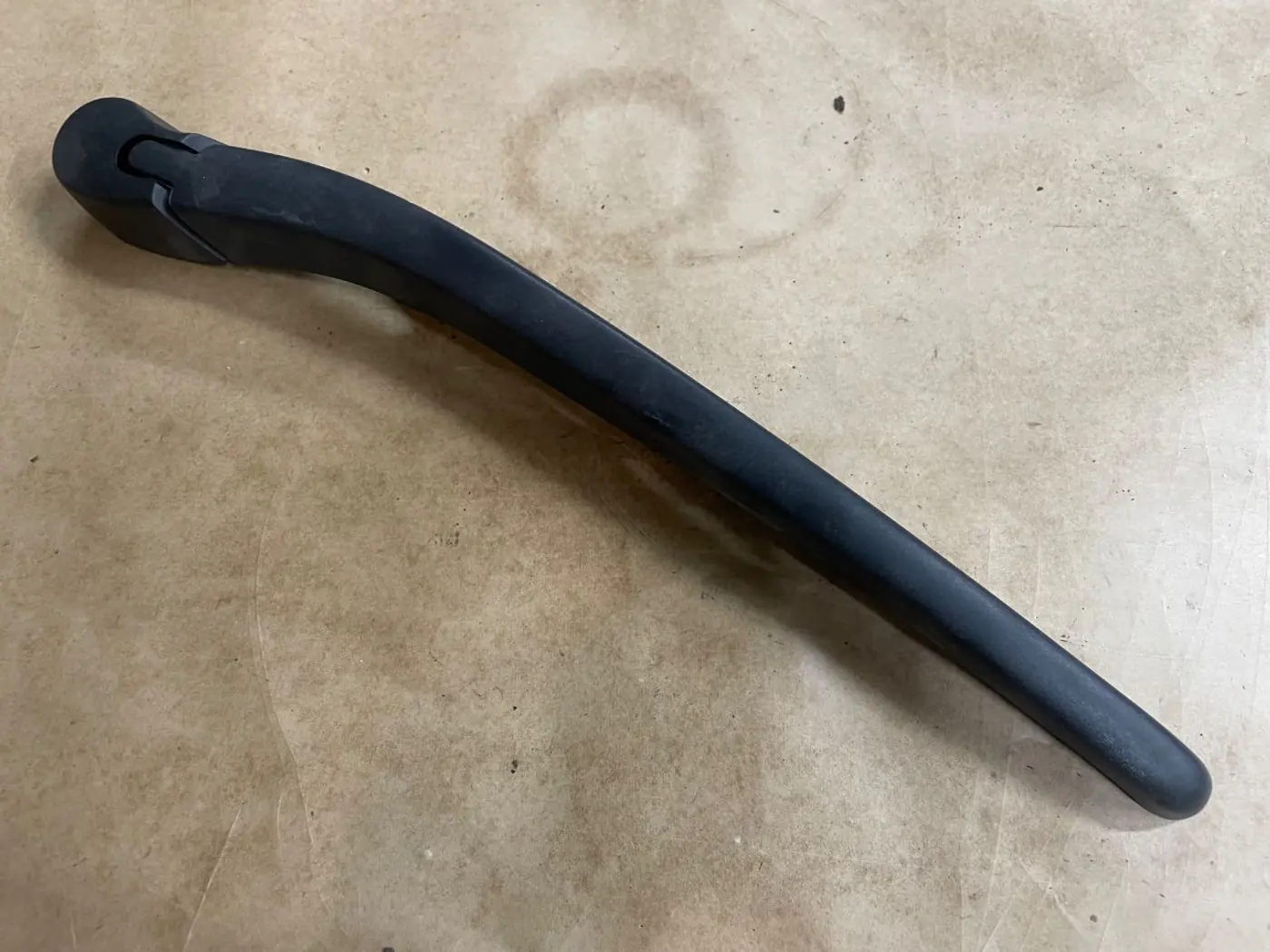 Щеткодержатель задний к BMW 3 series 2003
