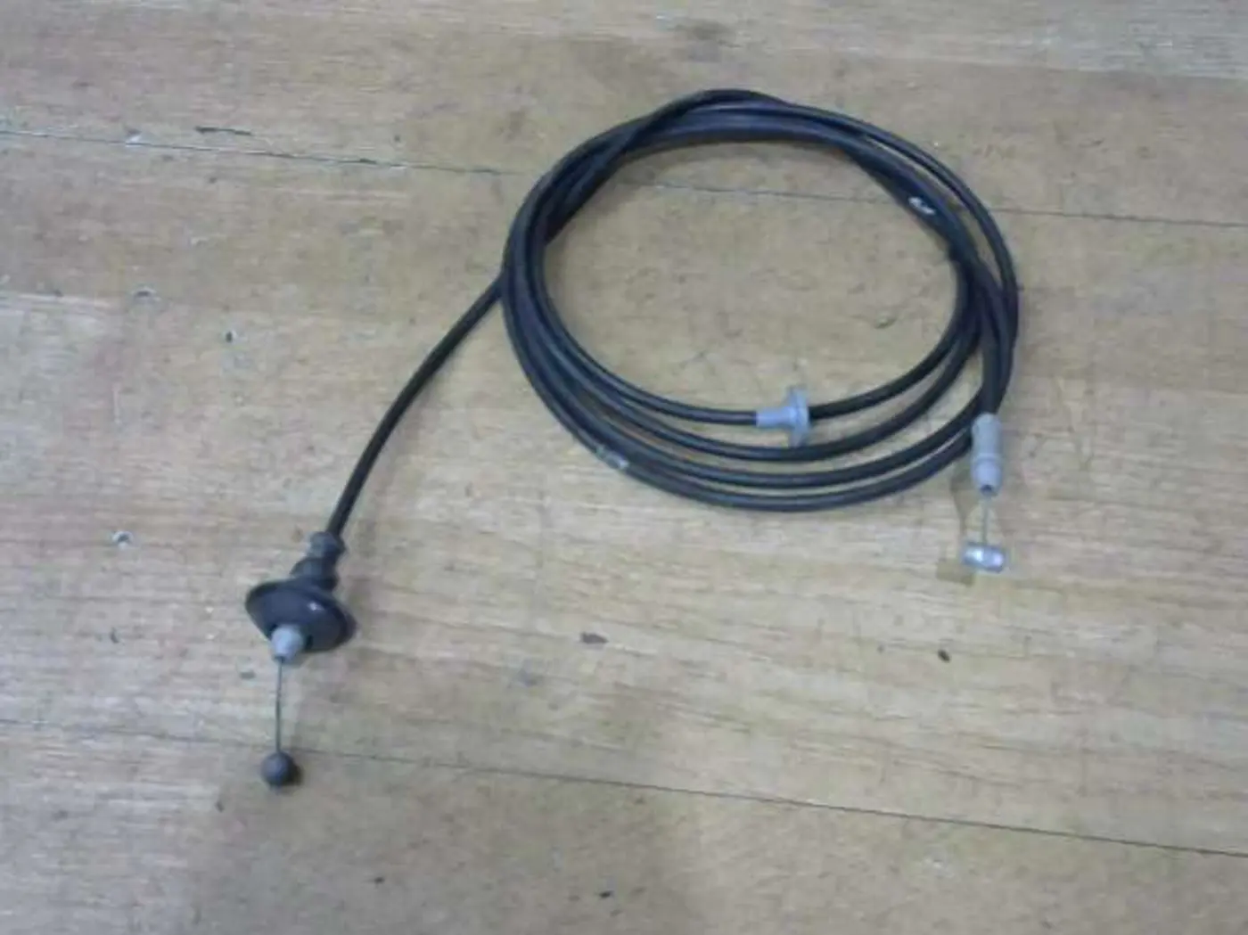 Трос капота к Mazda 6 2004