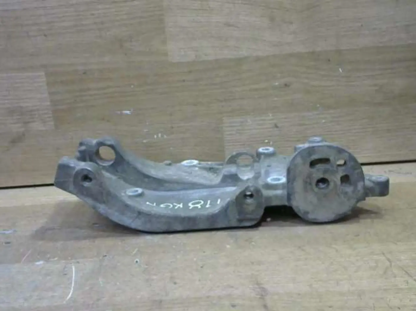 Кронштейн генератора к Ford Kuga 2008