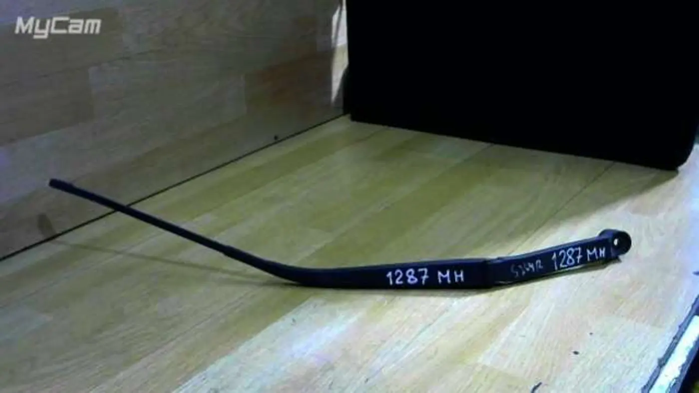 Щеткодержатель к Mazda 6 2005