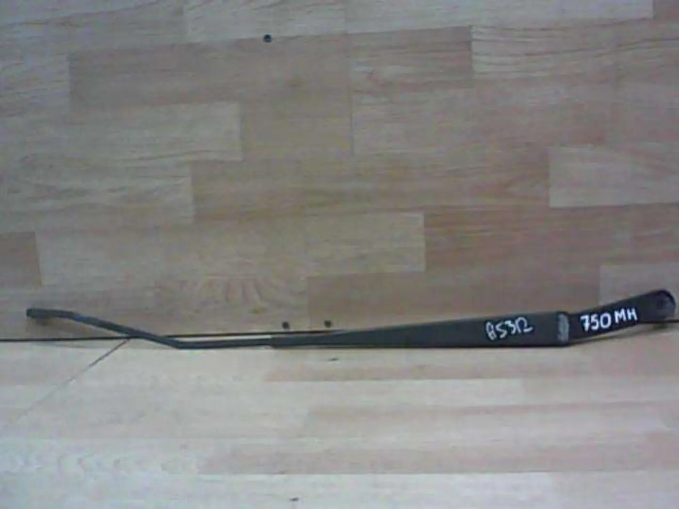 Щеткодержатель к Mazda Premacy 2002