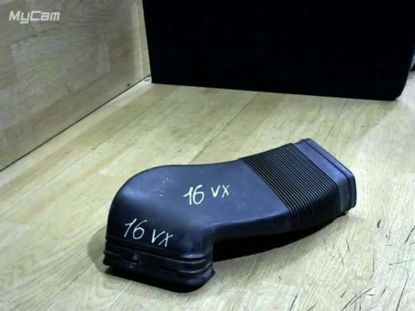 Воздуховод к Audi A4 1999