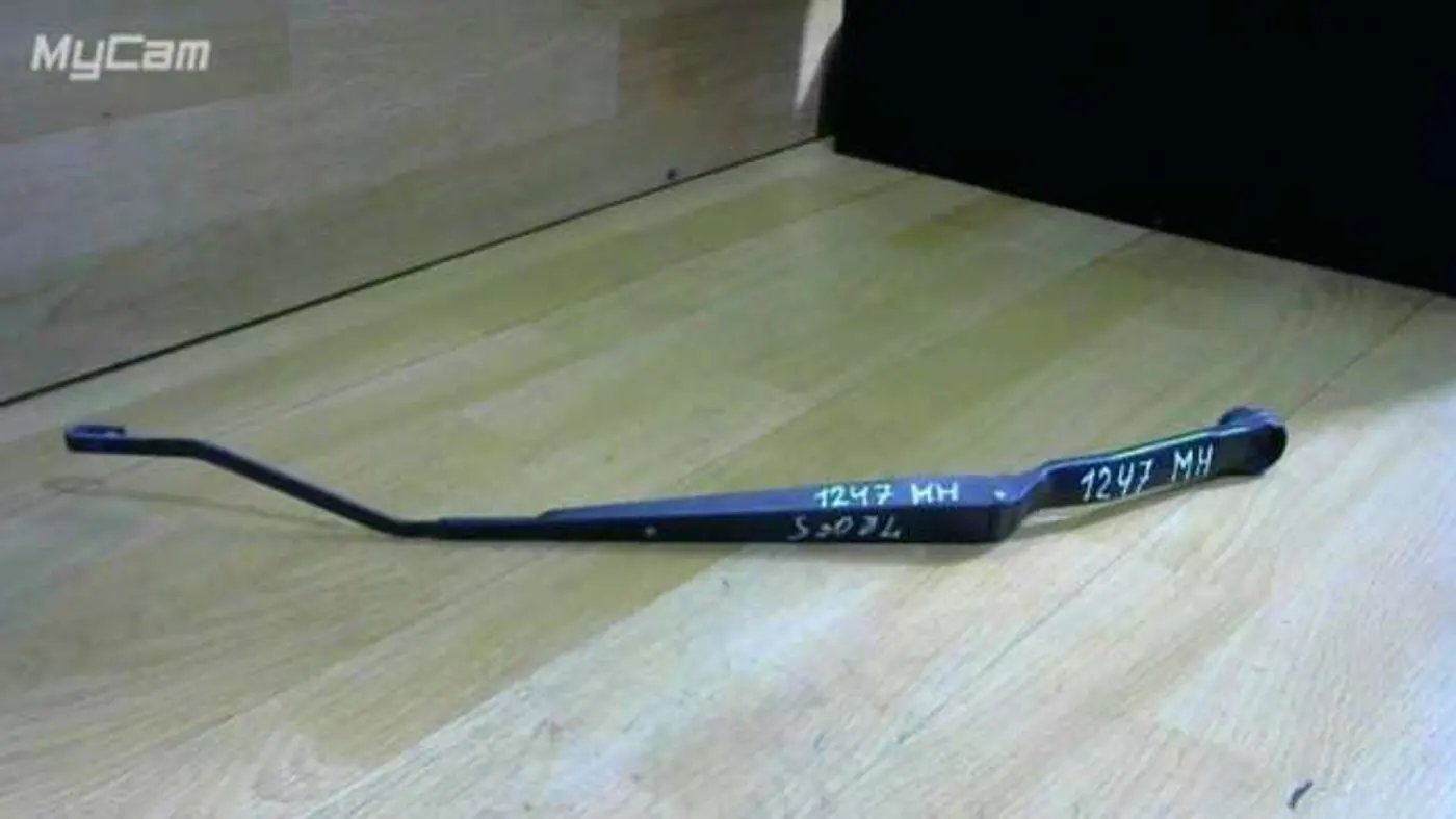 Щеткодержатель к Mazda 6 2005